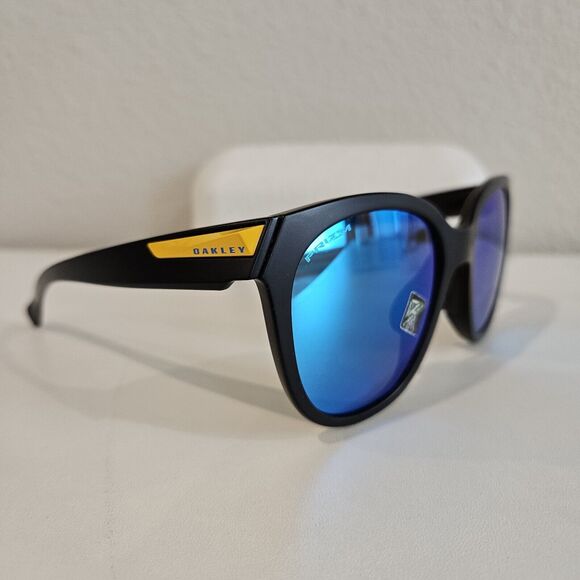 Oakley Los Angeles Chargers NFL Low Key OO9433 Prizm Sunglasses Women With Case main image 5